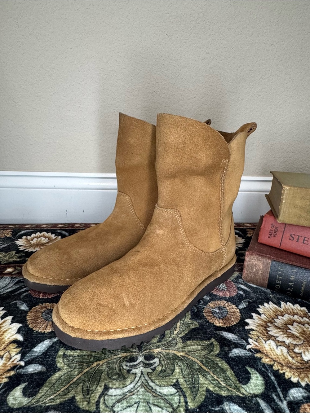 UGG | Alida Suede Tan Unlined Boots Size 9 - Picture 7 of 12